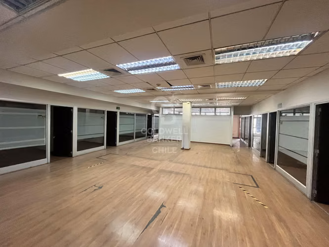 Edificio comercial en Santiago centro
