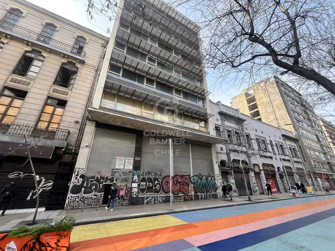 Edificio comercial en Santiago centro