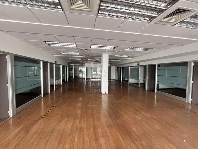 Edificio comercial en Santiago centro