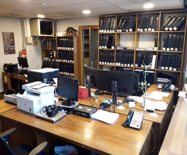 Amplia oficina en venta, ubicada a pasos de Plaza Sotomayor, Valparaíso