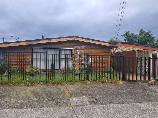 Casa en Villa Chamiza a pasos de Universidad San Sebastián
