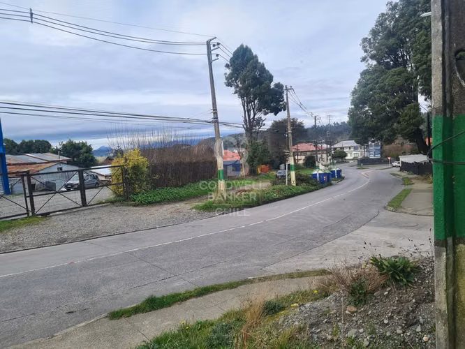 Casa de Esquina. Excelente Ubicación en Angelmó