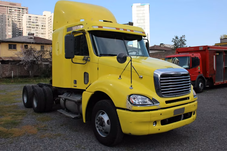 Tracto Freightliner Cl 120 Columbia 6x4 año 2007