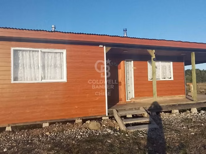 Casa Amoblada en Parcela de 15.000 m² con Río
