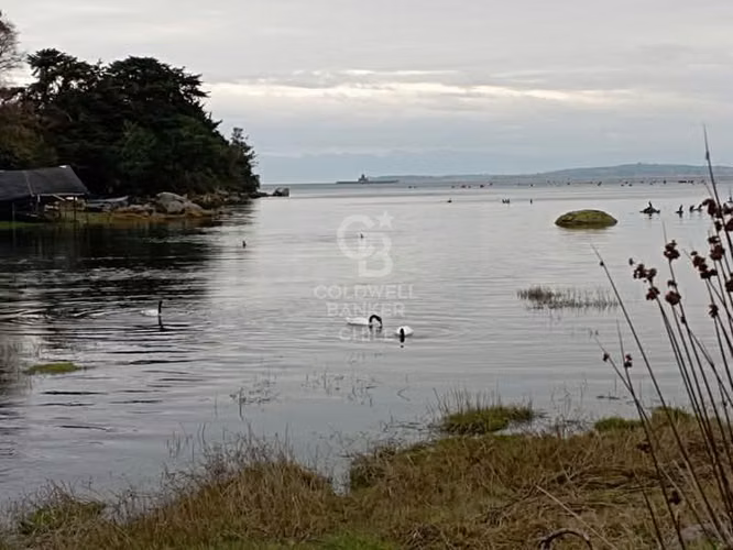 Casa Amoblada en Parcela de 15.000 m² con Río