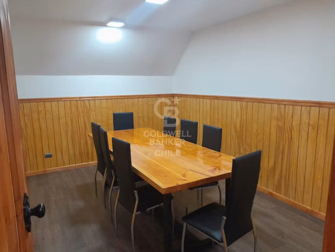 Bodega con Oficinas. Patente comercial al día.