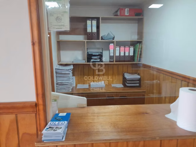 Bodega con Oficinas. Patente comercial al día.