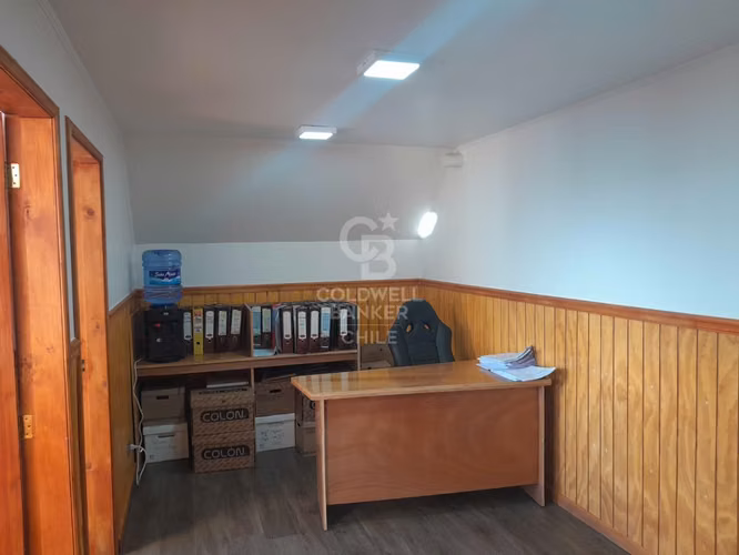 Bodega con Oficinas. Patente comercial al día.