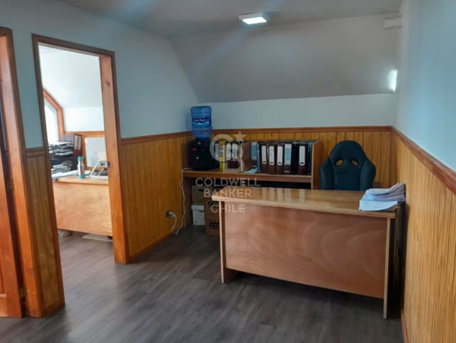 Bodega con Oficinas. Patente comercial al día.
