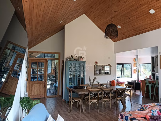 Acogedora Casa en Chamiza, a Pasos de la Carretera Austral