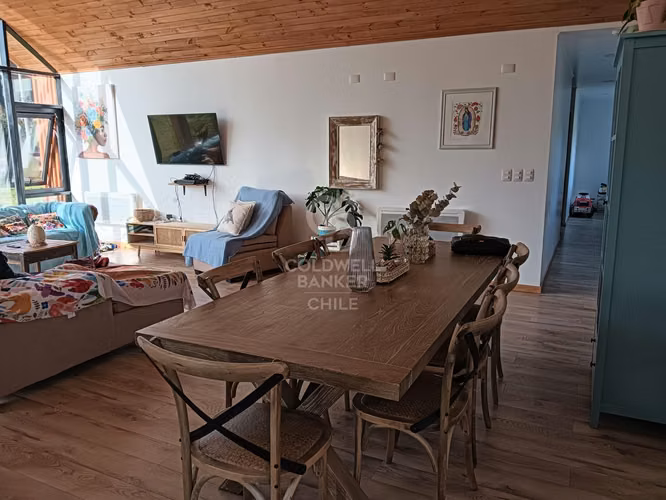 Acogedora Casa en Chamiza, a Pasos de la Carretera Austral