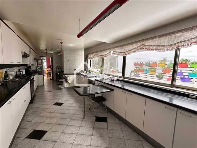 Casa en venta Vitacura/Sta.Maria de Manquehue (113064)