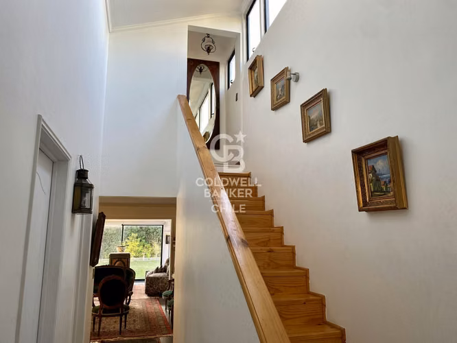Encantadora Residencia Clásica en Exquisito Entorno