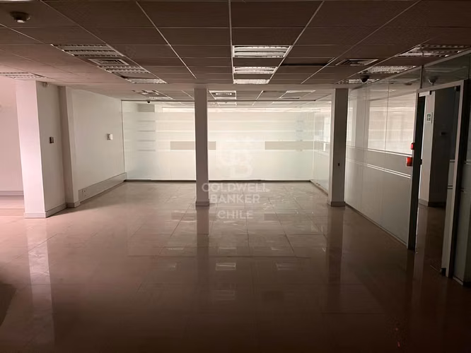 Gran local habilitado en Santiago Centro
