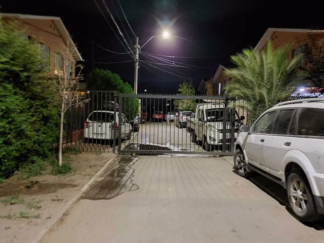 Venta casa a puertas cerradas 3D+1B+3E Lampa (113166)