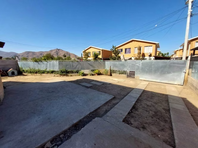 Venta casa a puertas cerradas 3D+1B+3E Lampa (113166)
