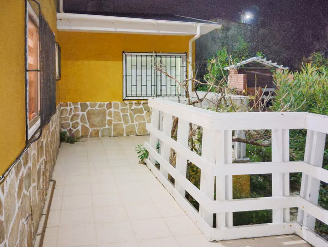 SE VENDE HERMOSA CASA EN SECTOR RESIDENCIAL, CON TODOS LOS MUEBLES A EMPRESA O PARTICULAR