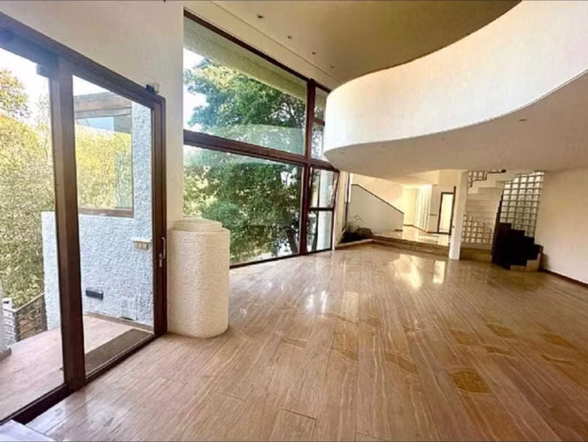 Gran casa en Lo Curro (112550)