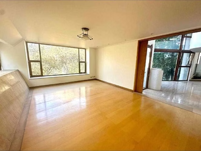Gran casa en Lo Curro (112550)