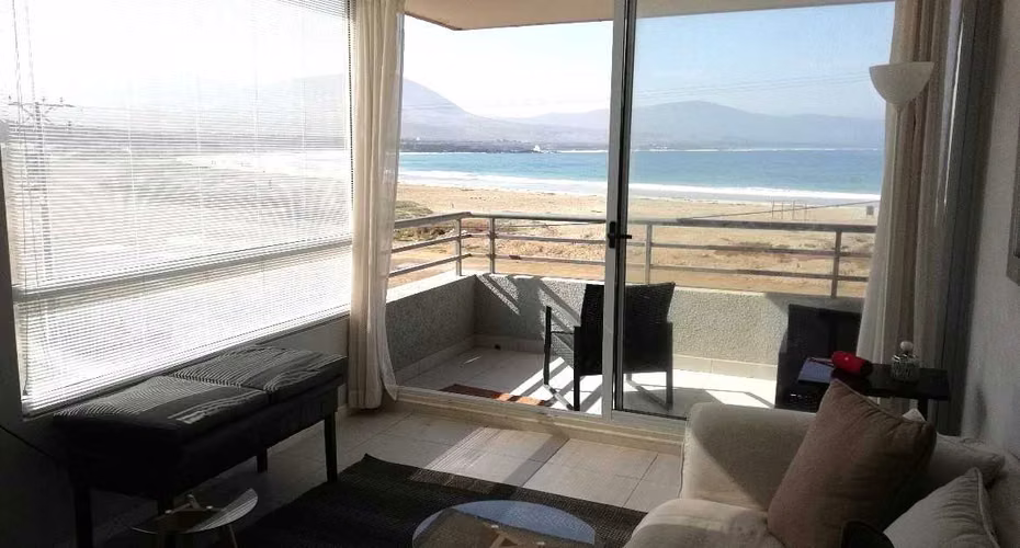 SE VENDE LOS MOLLES, FRENTE AL MAR (113066)