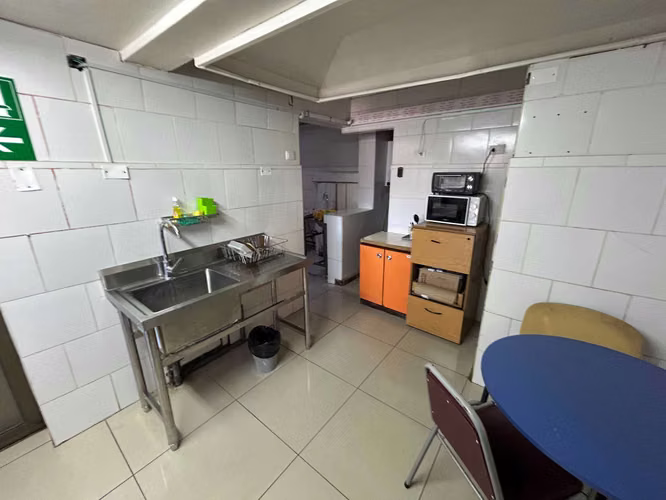 Avenida Libertad casa con 7 oficinas (113420)