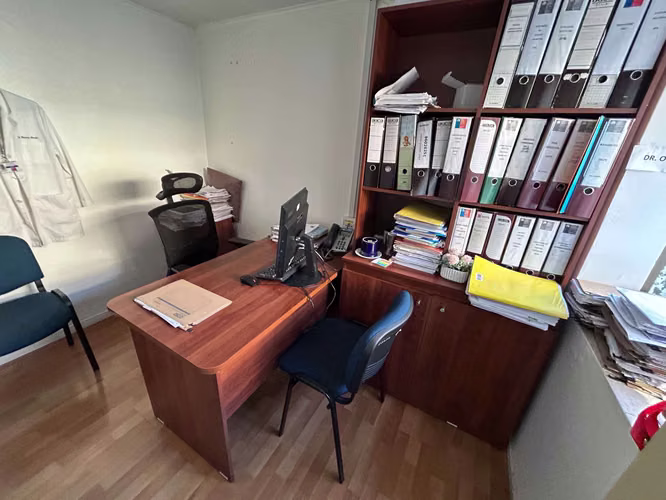 Avenida Libertad casa con 7 oficinas (113420)