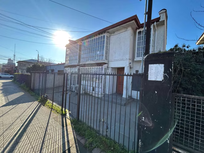 Avenida Libertad casa con 7 oficinas (113420)