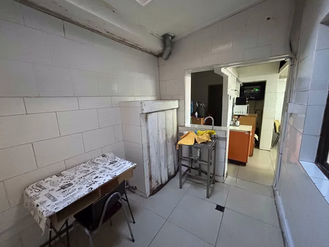 Avenida Libertad casa con 7 oficinas (113420)