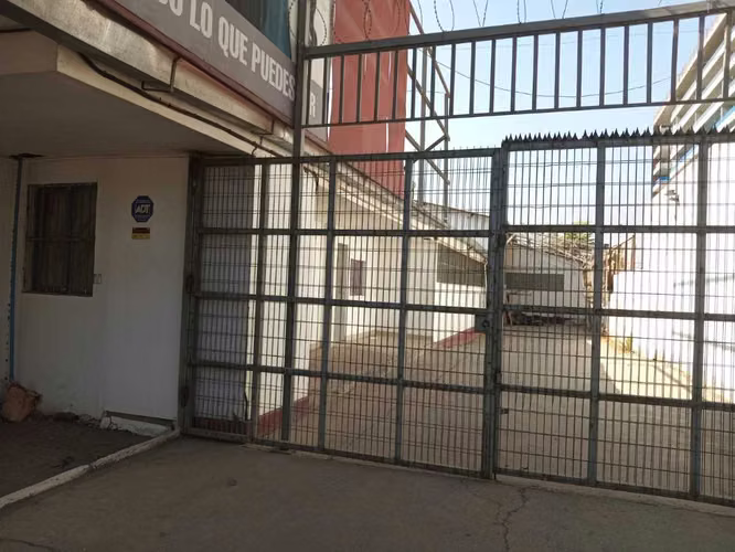 Arriendo local comercial 750m2 parking (113717)