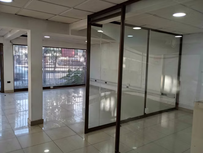 local comercial, oficinas, bodega, patio  (113717)