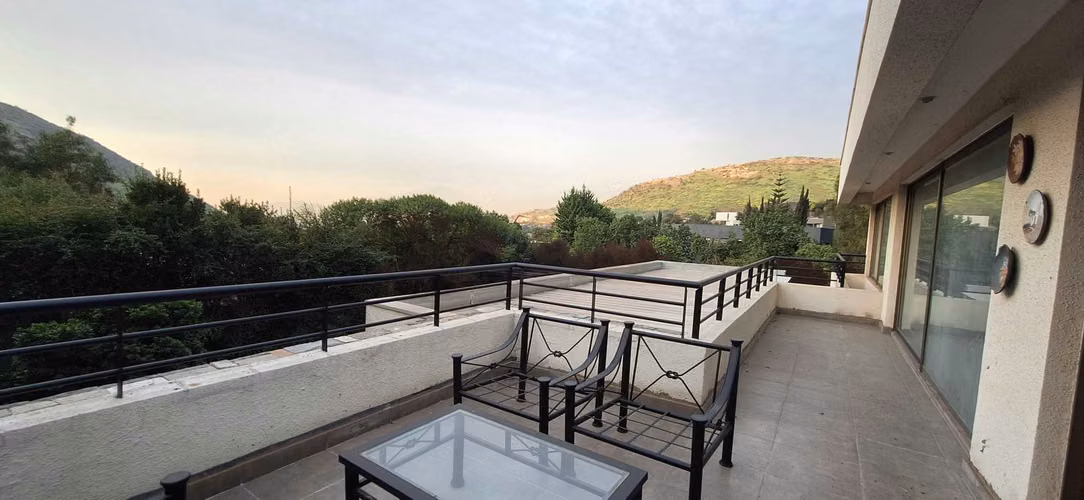 Casa familiar en Cond. La Reserva, Chicureo (113715)