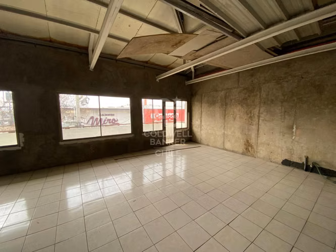 Local en tercer piso de galería comercial