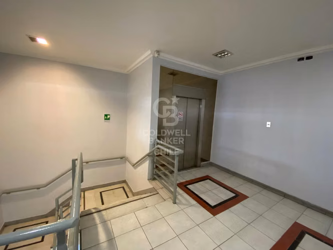 Local en tercer piso de galería comercial