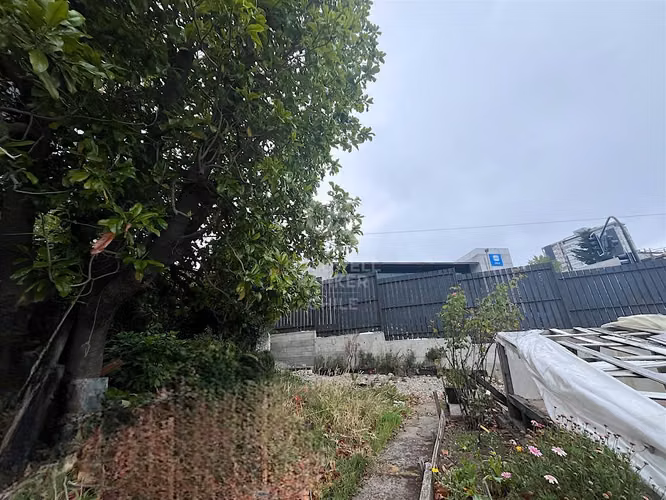 Céntrico sitio de esquina con casa en Puerto Montt.