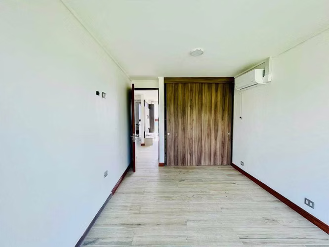 amplia casa en parcela  (113862)
