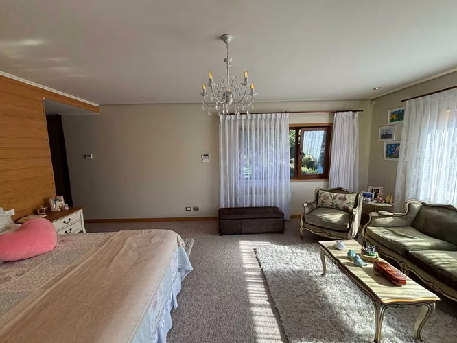Gran casa en venta en Puerto Varas (114018)