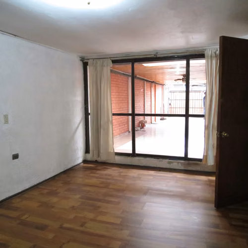 SE VENDE CASA 3 DORMITORIOS  2 BAÑOS  ESTACIONAMIENTO