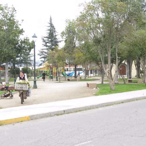 SE VENDE CASA 3 DORMITORIOS  2 BAÑOS  ESTACIONAMIENTO