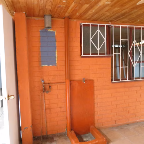 SE VENDE CASA 3 DORMITORIOS  2 BAÑOS  ESTACIONAMIENTO