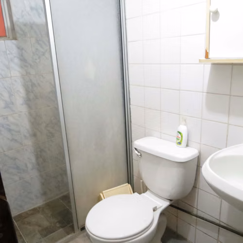 SE VENDE CASA 3 DORMITORIOS  2 BAÑOS  ESTACIONAMIENTO
