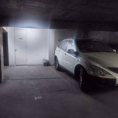 Venta de Estacionamiento y Bodega  (114061)