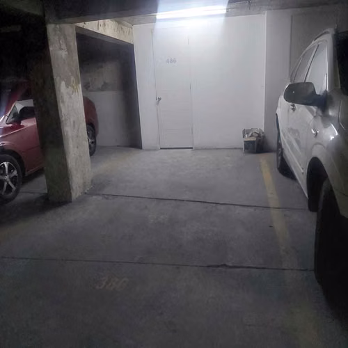 Venta de Estacionamiento y Bodega  (114061)