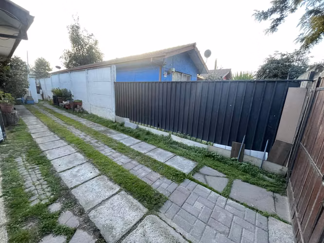 Venta de Amplia Casa en Lo Barnechea