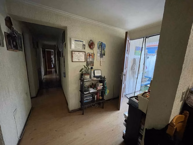 Venta de Amplia Casa en Lo Barnechea