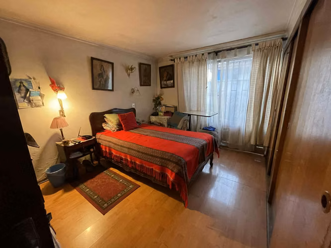 Venta de Amplia Casa en Lo Barnechea
