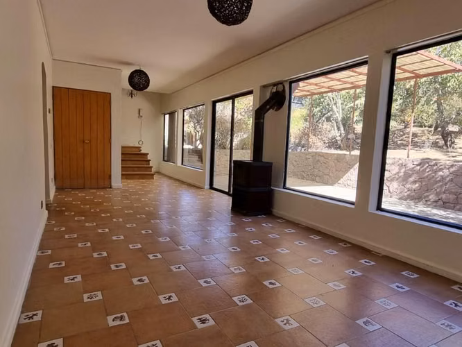Casa colonial en condominio privado.