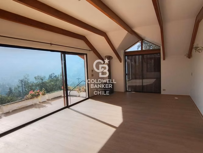 Casa colonial en condominio privado.
