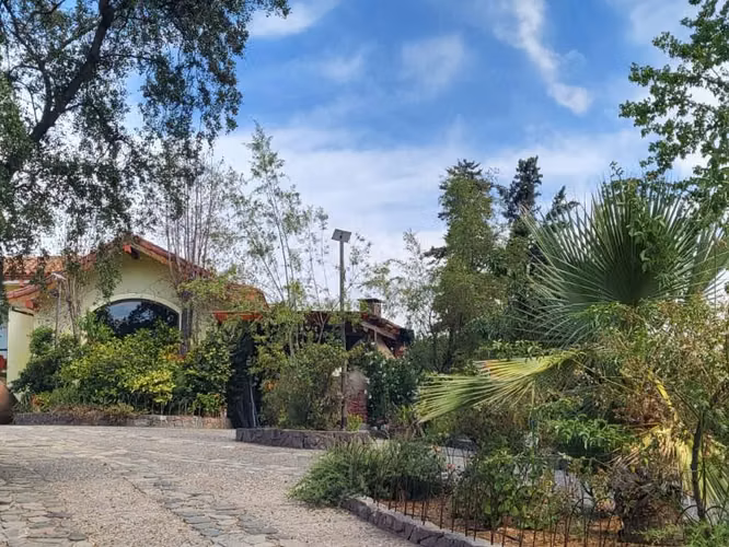 Casa colonial en condominio privado.