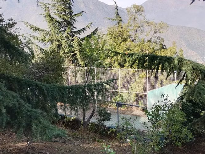 Casa colonial en condominio privado.