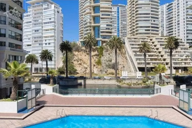 La mejor vista de viña del mar. Amplio departamento.